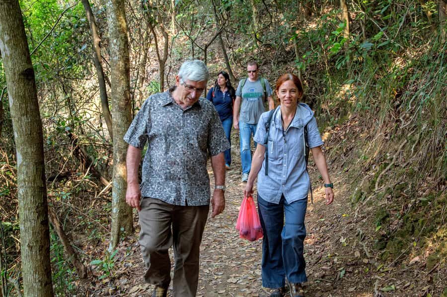 Hong Kong: Dragon's Back Hike - Photo stops and guide energy: why the small group pays off