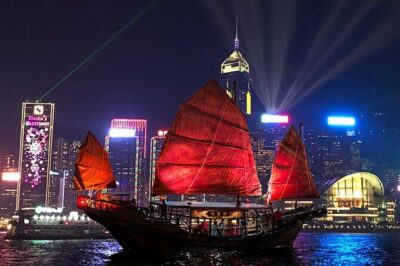 Hong Kong: Dukling, Antique Boat Tour in Victoria Harbour - The Dukling Experience: A floating museum, not just a ride