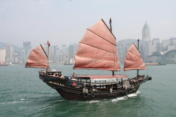 Hong Kong Full-Day Private Walking Tour with a Local Guide - A one-day Hong Kong route you can actually manage
