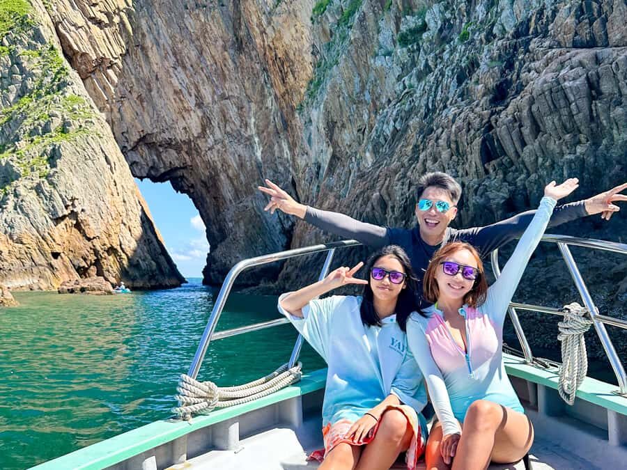 Hong Kong: Geopark Four Sea Arches Volcano Sightseeing Tour - The Shore Briefing: Turning Rocks and Columns Into Something You Can Read