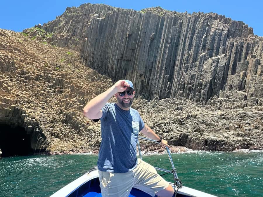 Hong Kong: Geopark Four Sea Arches Volcano Sightseeing Tour - Photo Assistance and Named Stops That Add Up