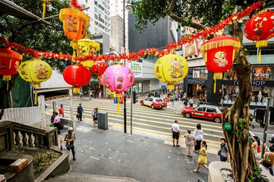 Hong Kong Heritage - Past to Present - Footbridges in the Central Business District: City Planning You Can Walk Through