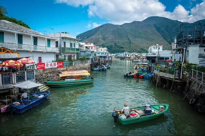 Hong Kong One Day Private Tour from Guangzhou by Bullet Train - Hong Kong West Kowloon Station and the return loop to Guangzhou
