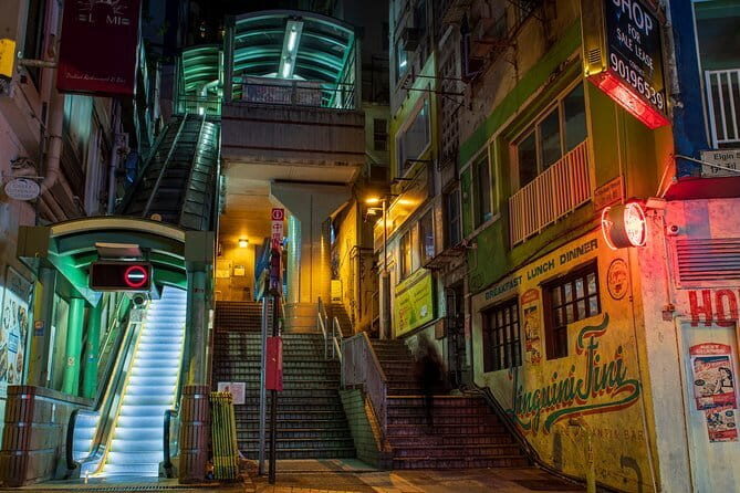 Hong Kong Photography Masterclass - Private Photography Lesson - Why this Hong Kong photography lesson works at night