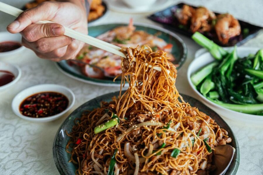 Hong Kong: Private Food Tour with 10 Tastings - Central Escalator and the city-walk extras: more than food stops