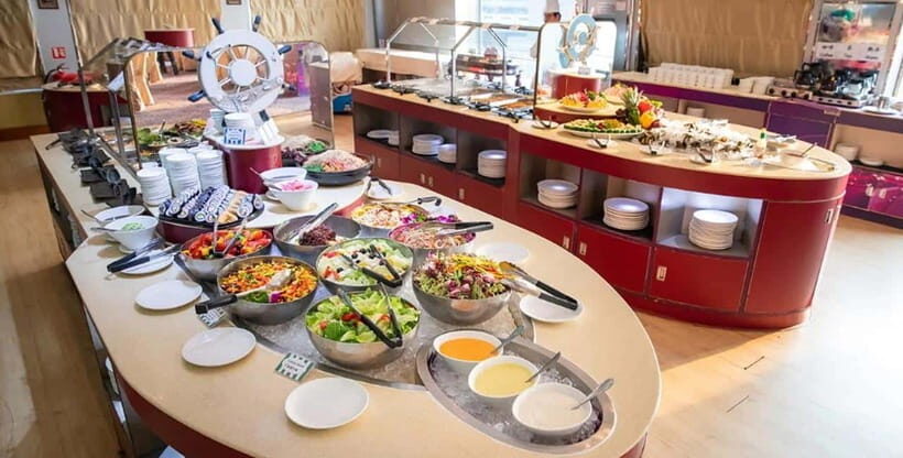 Hong Kong: Victoria Peak Tram & Cruise Buffet Tour - Who This Tour Suits Best (And Who Might Skip It)