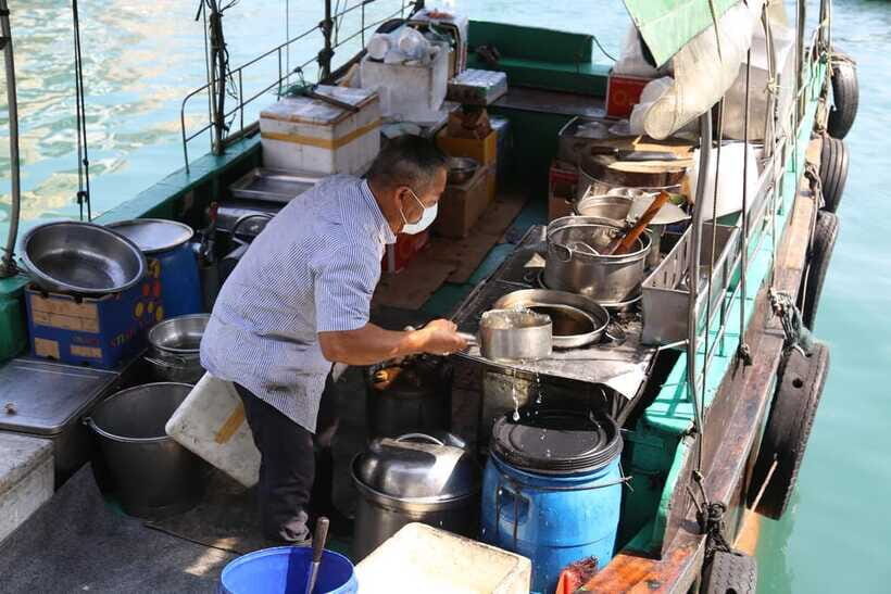 Hong Kong's Unforgettable Fishing and Cultural Immersion - Aberdeen Houseboat Museum: Walking Through Waterborne Daily Life