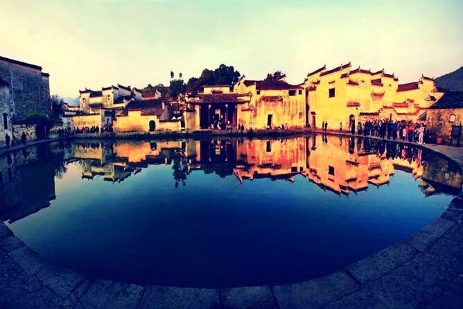 Hongcun Ancient Village Half-Day Private Tour from Huangshan - Weather and What to Wear for a Village Walk