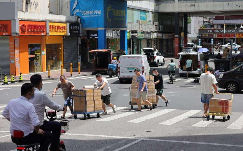 Huaqiangbei Insider Tour: Explore Shenzhen’s Tech Wonderland - From Pickup to Repair Alleys: How the Walk Works