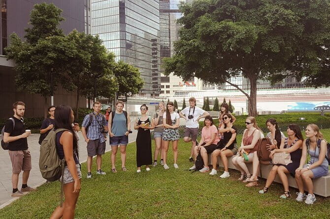 Introduction to Hong Kong - Central Tip-Based Walking Tour - Markets and Local Life: What to Do When You’re Offered More Than Photos