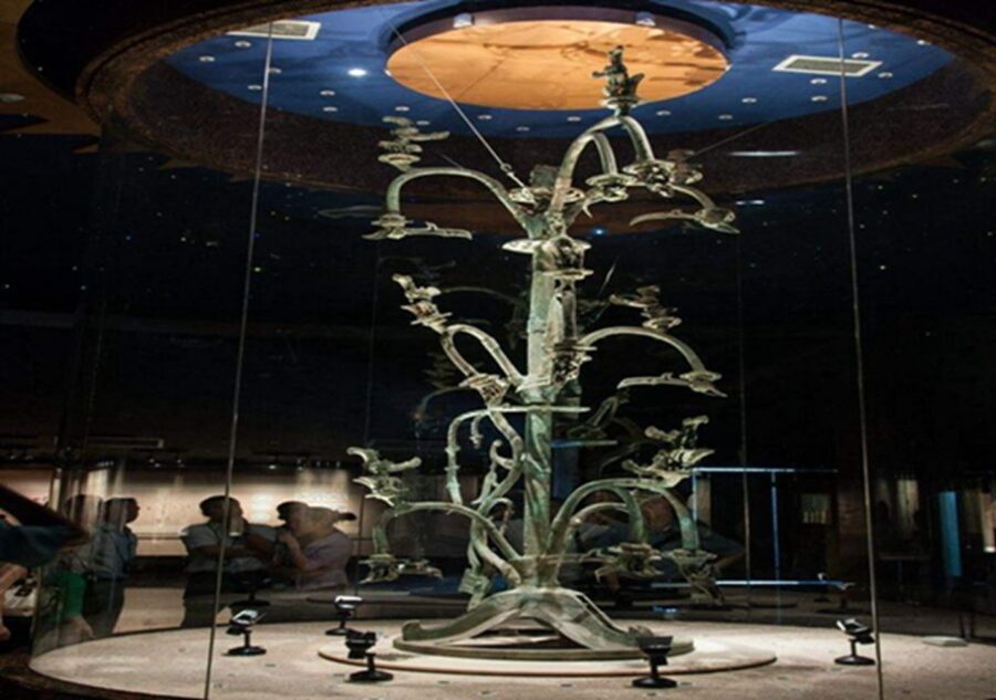 Jinsha&Sanxingdui archaeological site private day tour - Sanxingdui Museum: the long interpretation block that pays off