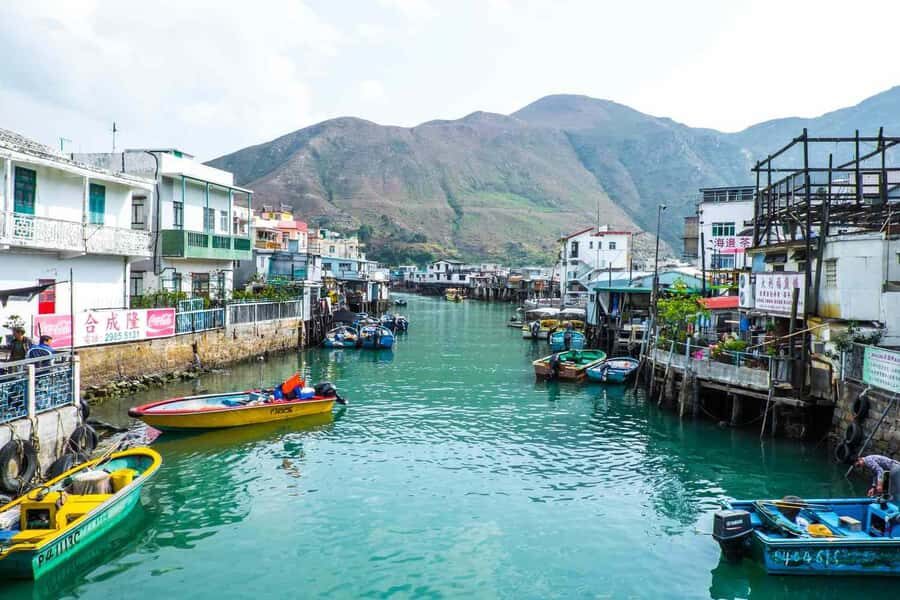 Lantau Island Tour with Crystal Cable Car - Big Buddha and nearby temples: religion + food in one stop