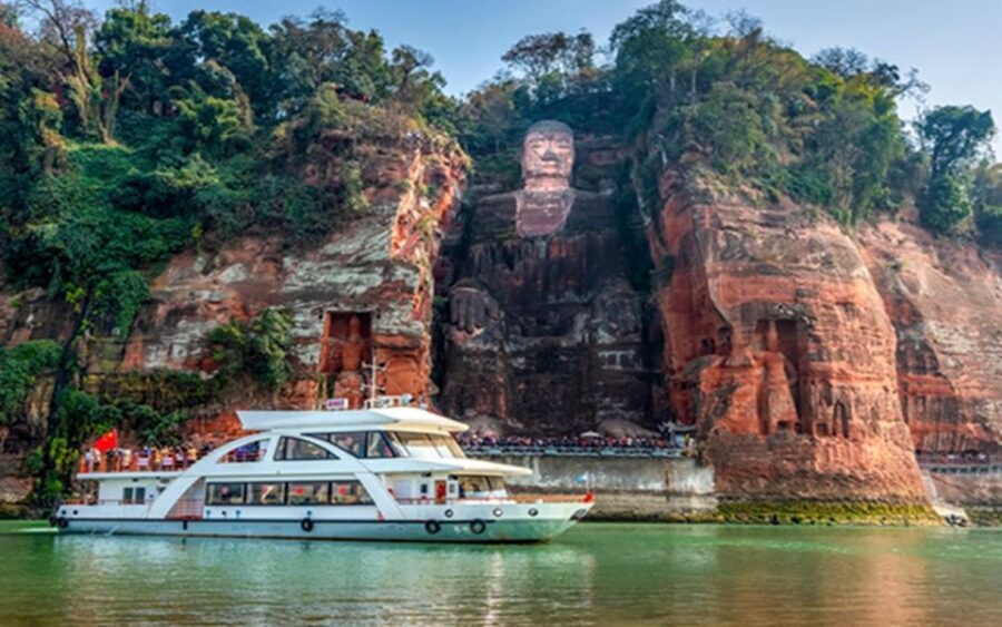 Leshan Buddha boat and food half day trip - Who this tour is best for (and who might feel limited)
