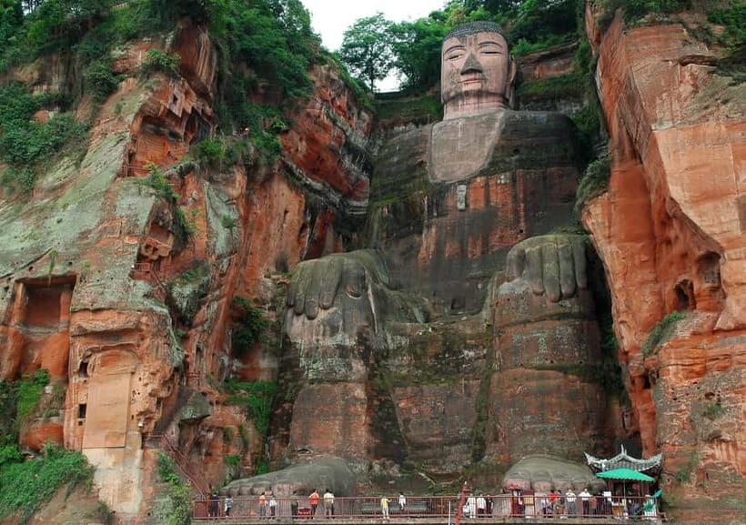 Leshan Giant Buddha & Huanglongxi/Buddha Temple Day Trip - Leshan snack street and the food-market stop: why lunch is on your terms