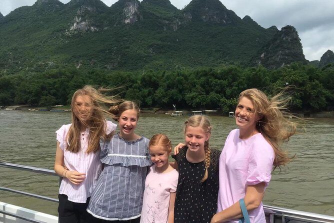 Li River cruise & Yangshuo countryside private day tour - What you’ll actually see on the 83 km cruise