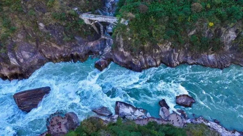Lijiang: Tiger Leaping Gorge with Lijiang Private Tour - What’s included (and what you’ll pay separately)