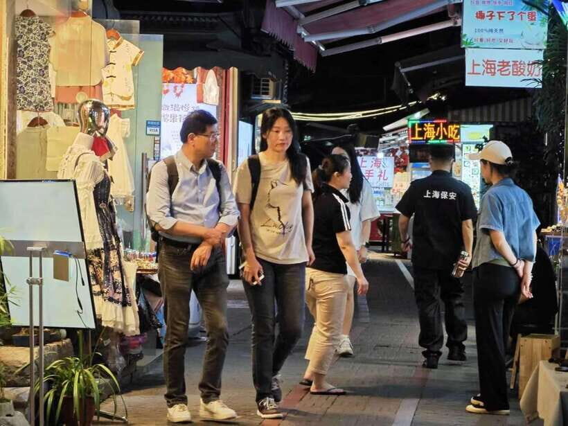 Local Market Shopping Guide - AP Plaza under the Shanghai Science and Technology Museum: where the “big-stall” shopping starts
