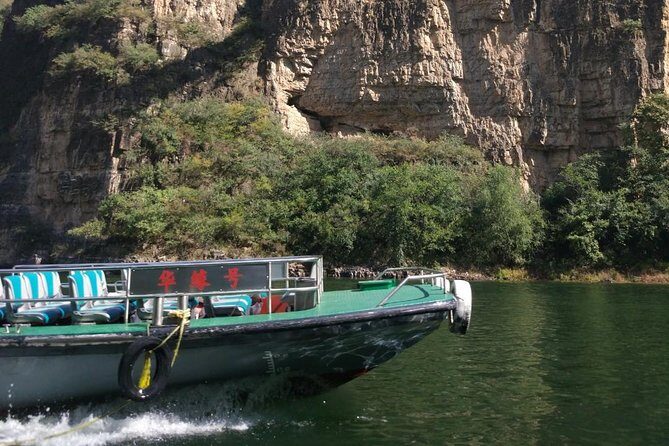 Longqingxia Gorge Cruise and Guyaju Cave Dwellings Private Day Tour - Price and value: what $216 buys you in a 9-hour day