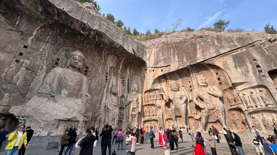 Luoyang: Day tour from Xian or LuoYang with tickets options - The Kung Fu show by Shaolin monks: what to expect