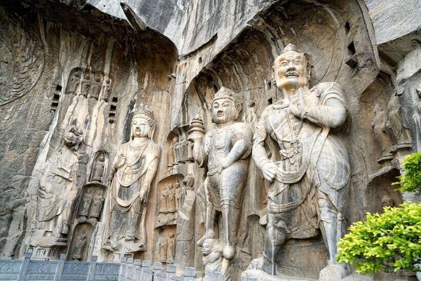Luoyang: Longmen Grottoes Optional Tours or Tickets Only - Inside Longmen Grottoes: The Vairocana Moment and the 1 km Cliff