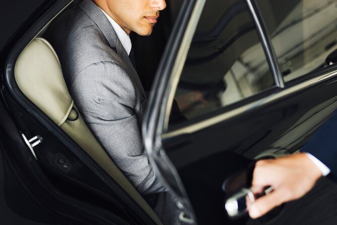 Luxury Private Airport Transfer: Hong Kong International Airport - Your private ride: what you get in the vehicle and why “luxury” here is practical