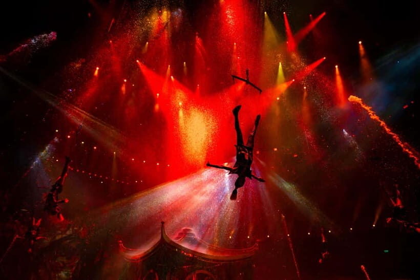 Macau: House of Dancing Water Show Ticket - What the 270-degree theater changes about your view