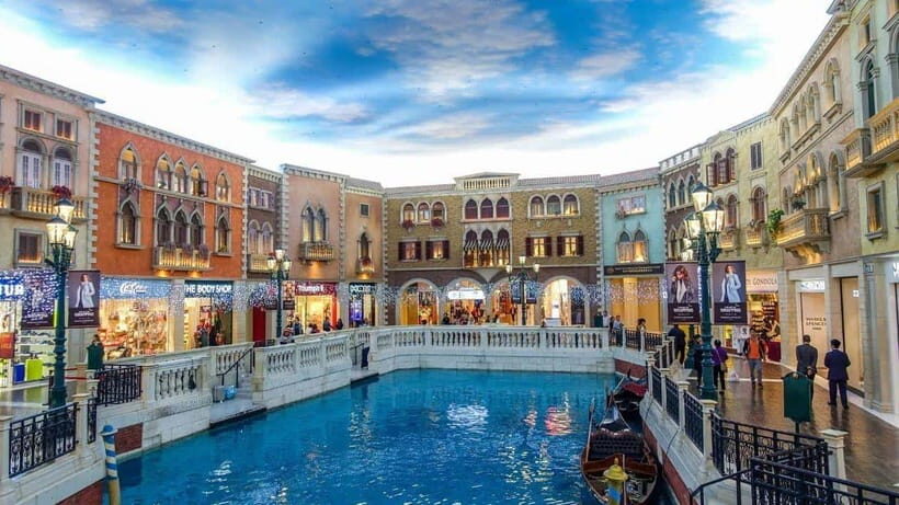Macau: Venetian-Style Gondola Ride - The Painted Sky Ceiling: Why This Indoor Setup Works