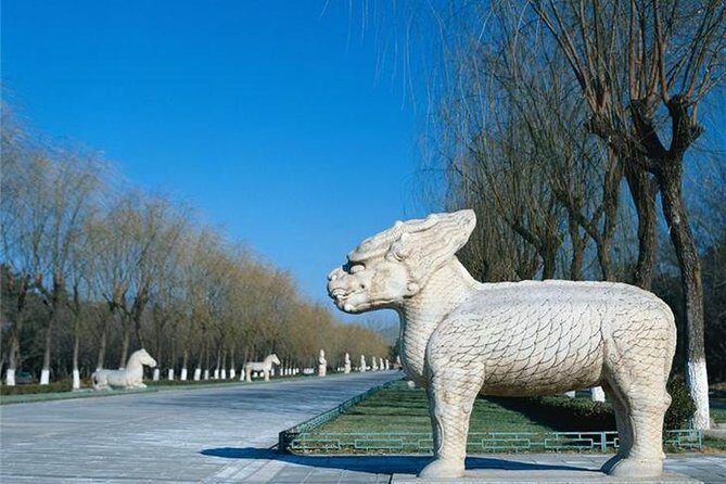 Ming Tombs Sacred Way & Underground Palace & Water Wall P Tour - Huanghuacheng Water Great Wall hike: walking a wall that meets a lake