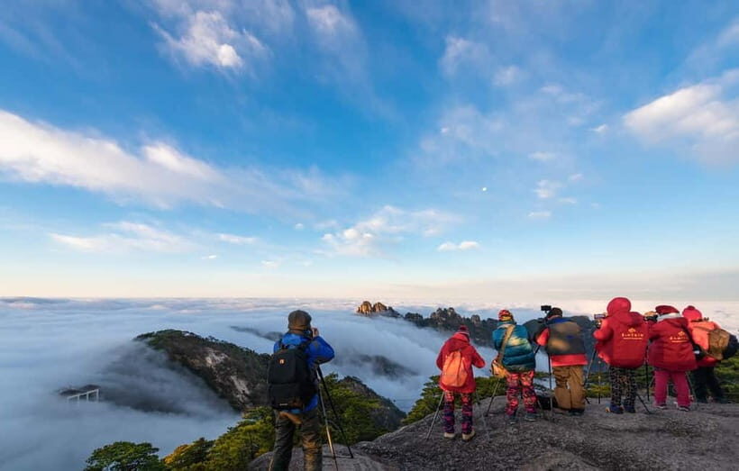 Mount Huangshan: Highlights Tour in Huangshan full-day - Why UNESCO Huangshan Feels Like Two Attractions at Once