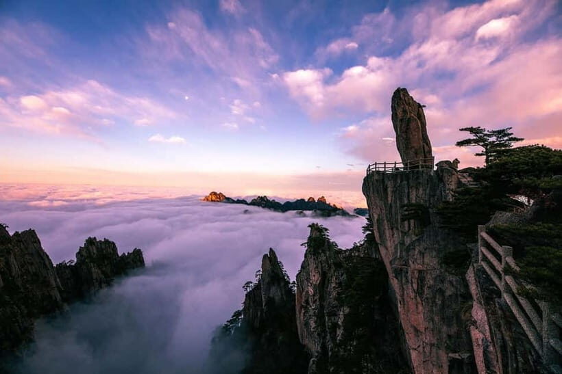 Mount Huangshan: Highlights Tour in Huangshan full-day - Riding the Cable Car Toward the Sea of Clouds