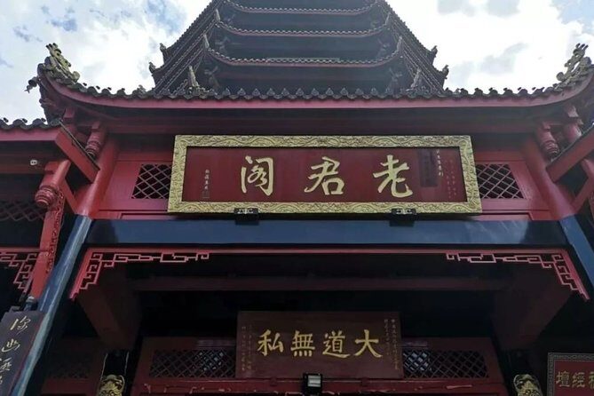Mount Qingcheng and Dujiangyan Irrigation System Private Day Tour from Chengdu - The walking reality: steep slopes, stairs, and your legs