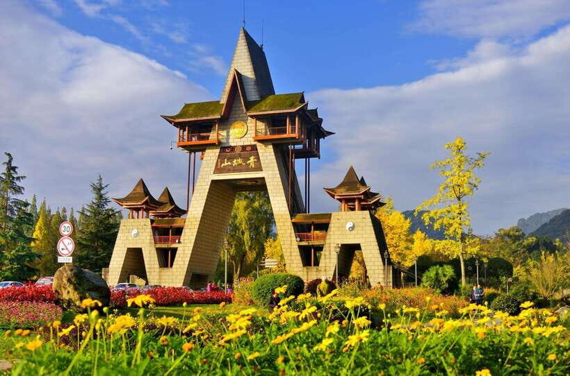 Mount Qingcheng Tour: Explore Serene and Sacred Taoist Site - Qingcheng’s real choice: Front Mountain Taoism vs Back Mountain nature