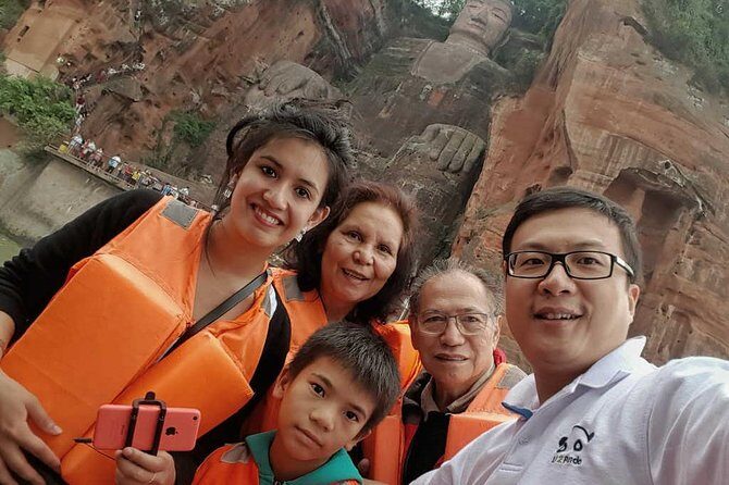 Mt Emei and Giant Buddha 2 Days Tour - Leshan Giant Buddha: How the Morning Visit Feels