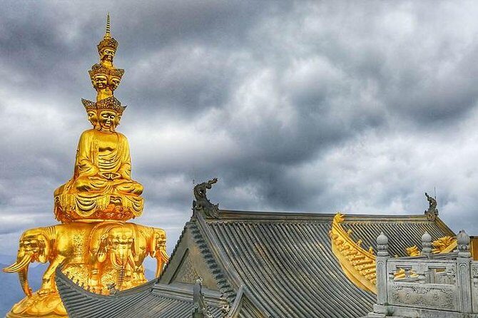 Mt Emei and Giant Buddha 2 Days Tour - Drive to Mount Emei: Check-In, Walking Streets, and First Evening Momentum