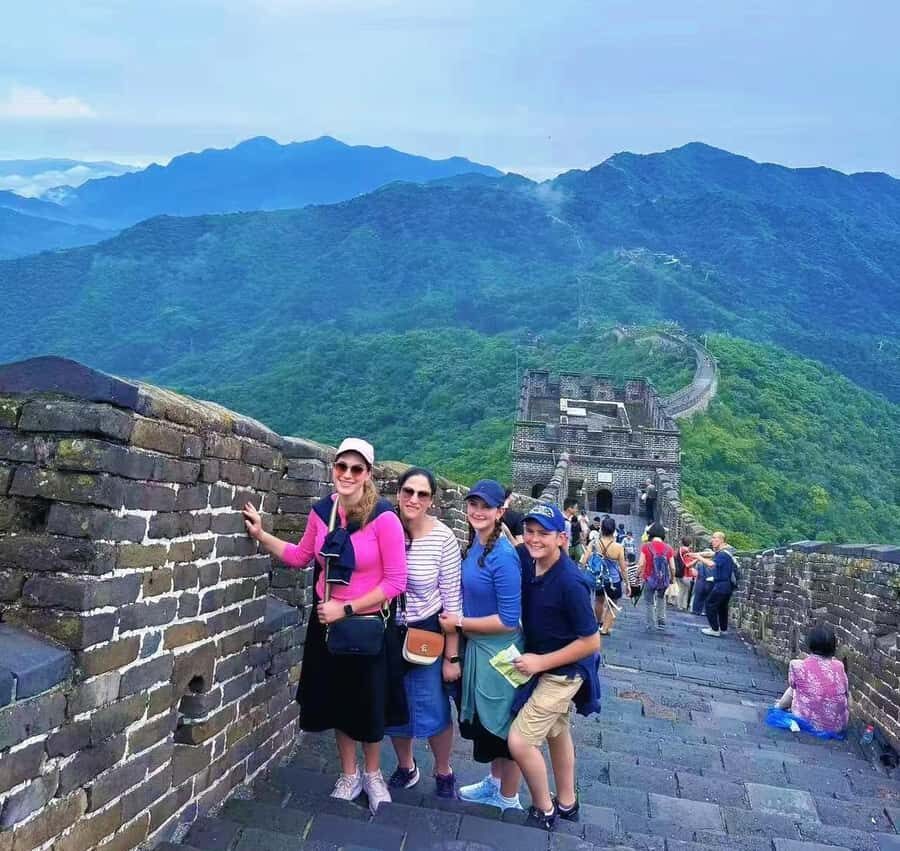 Mutianyu Great Wall Bus Trip+Ticket 7/8/9/10/13/13:30/15:30 - Guides and Communication: English Support That Helps You Enjoy More