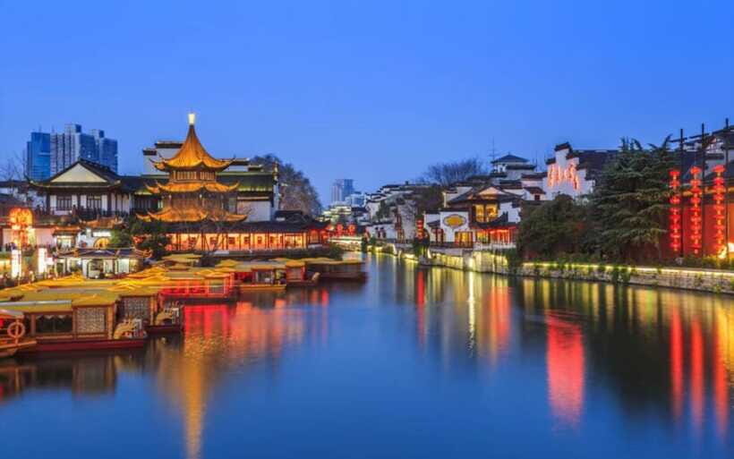 Nanjing: Night Cruise on Outer Qinhuai River for Adults - Timing: When to Go So You Actually Enjoy It