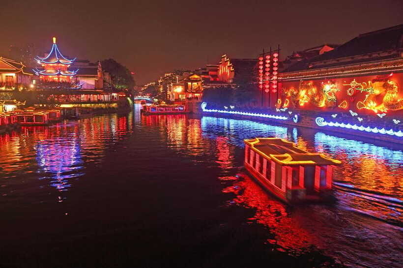 Nanjing: Night Cruise on Outer Qinhuai River for Adults - Price and Value: Why About $21 Can Make Sense Here