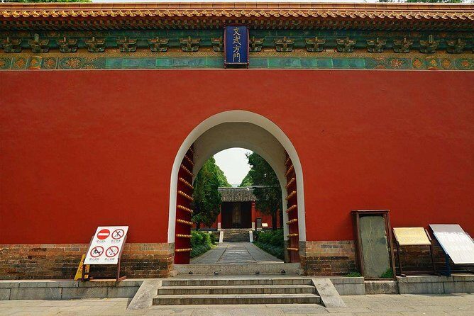 Nanjing Private English Tour Guide Service - How the 8-hour private guide gets your day started