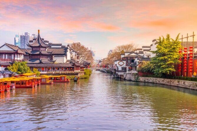 Nanjing Professional English Tour Guide Service - Confucius Temple Market: souvenirs with local context