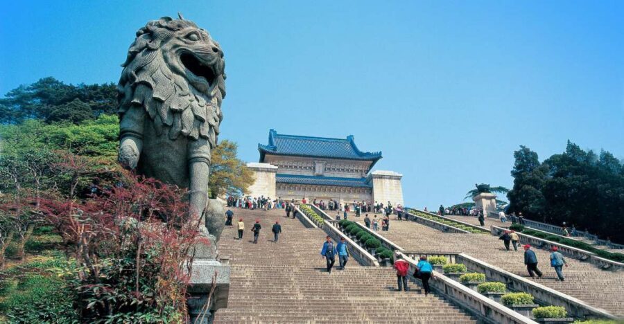 Nanjing:Must-See Attractions in One Day+Customized Itinerary - Starting with Sun Yat-sen Mausoleum: architecture with political weight
