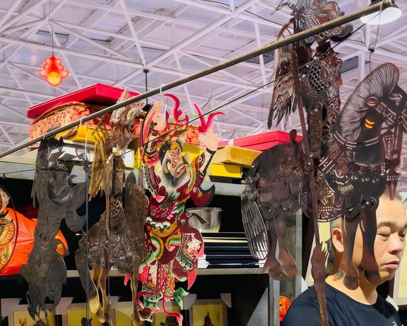 Night Market Haggling Adventure with an English Guide! - Snack Time for Local Flavor: What’s Included and Why It Matters