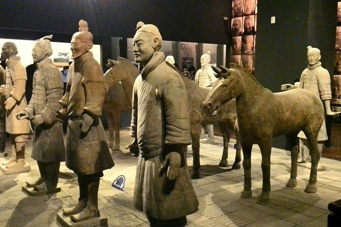 One Day Private Xian Tour to Terracotta Warriors with Airport Transfers - 8:00 am start and the transfer choice that changes everything