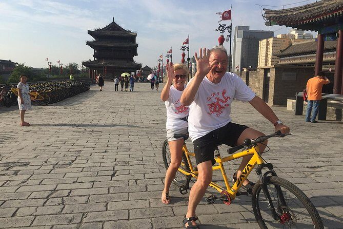 One Day Xi’an Mini Group Tour to Mt. Huashan - East Peak and the Facing Sun peak vibe