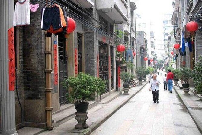 Out of Beaten Path Local Perspective Private Tour in Guangzhou - Xiguan MinSuGuan: stepping into older Guangzhou streets