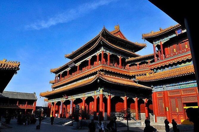 Panda House, Temple of Heaven, Lama Temple, Summer Palace & Lunch - Lama Temple (Yonghegong): built in 1694, centered on five halls