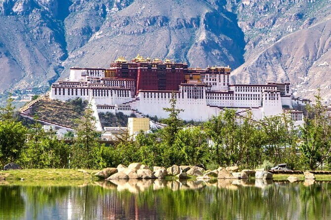 Panorama Multi Day Tour in Tibet - Day 3 to Day 5: going beyond Lhasa toward lakes, forests, and gorge country