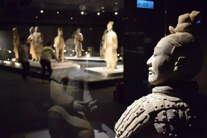 Private 2-Day Xi'an and Chengdu Tour with Hotel Stay - Two cities in two days: the pace you’re signing up for