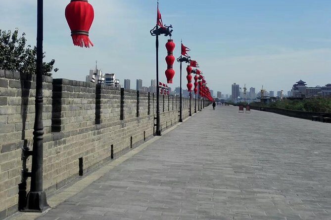 Private 2-Day Xi'an and Chengdu Tour with Hotel Stay - Price and logistics: what $950 really covers