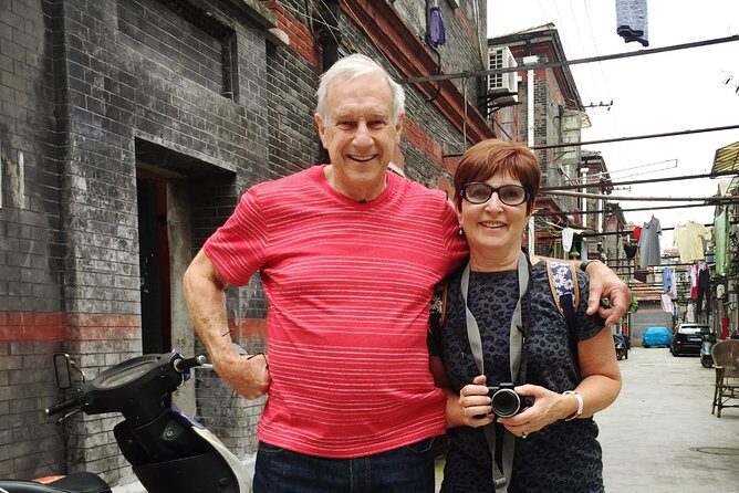 Private 2-Hour Shanghai Lanes and Alleyways Walking Tour - Weather and comfort: how to stay happy in rainy nongtangs