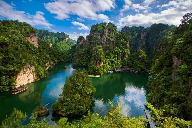Private 3-Day Tour Combo Package:Zhangjiajie Avatar and Tianmen Mountain and Grand Canyon Glass Bridge - Day 2: Grand Canyon of Zhangjiajie and Baofeng Lake Cruise